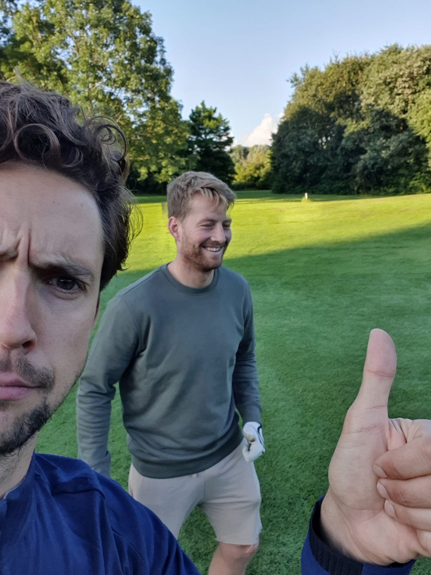 Founders of nineoutninein Thijs and Dino playing golf in their new apparel